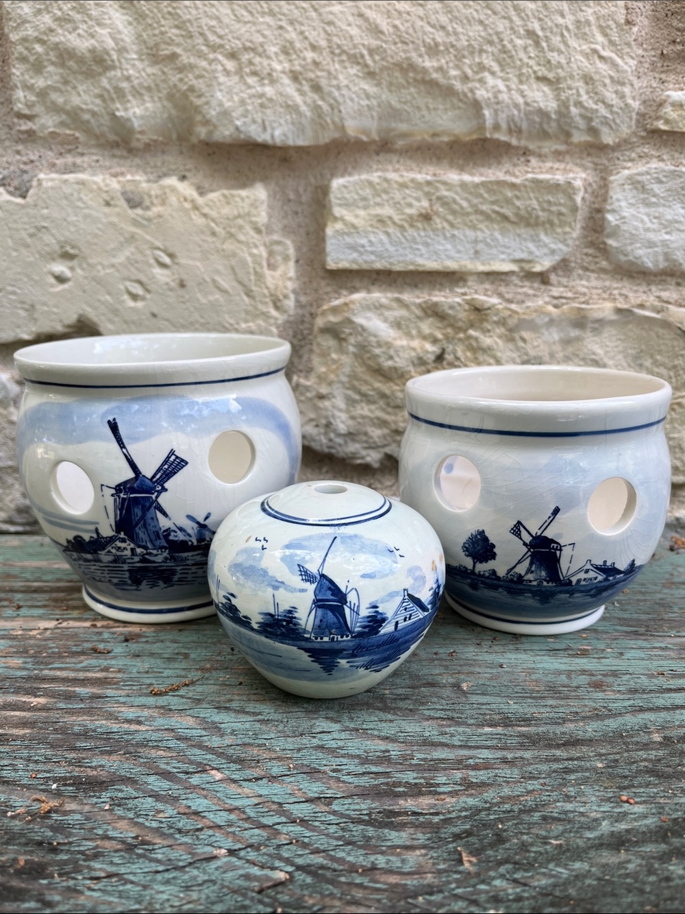 Delft Blue Holland hand-painted ceramic bulb planters, and small vase